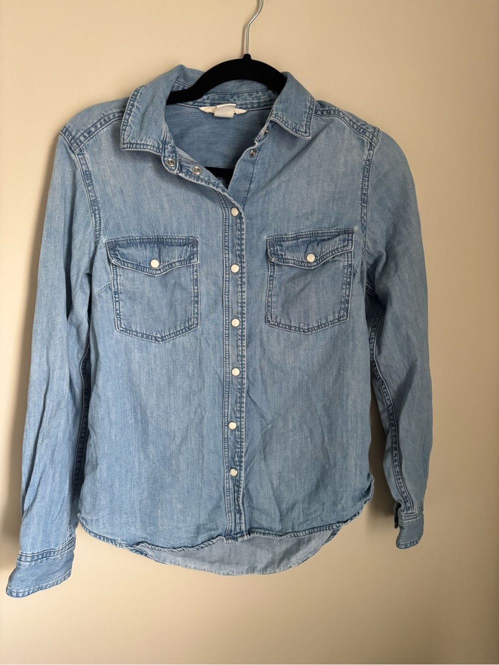 H&M Light Wash Chambray Button Front Shirt | Women’s XS